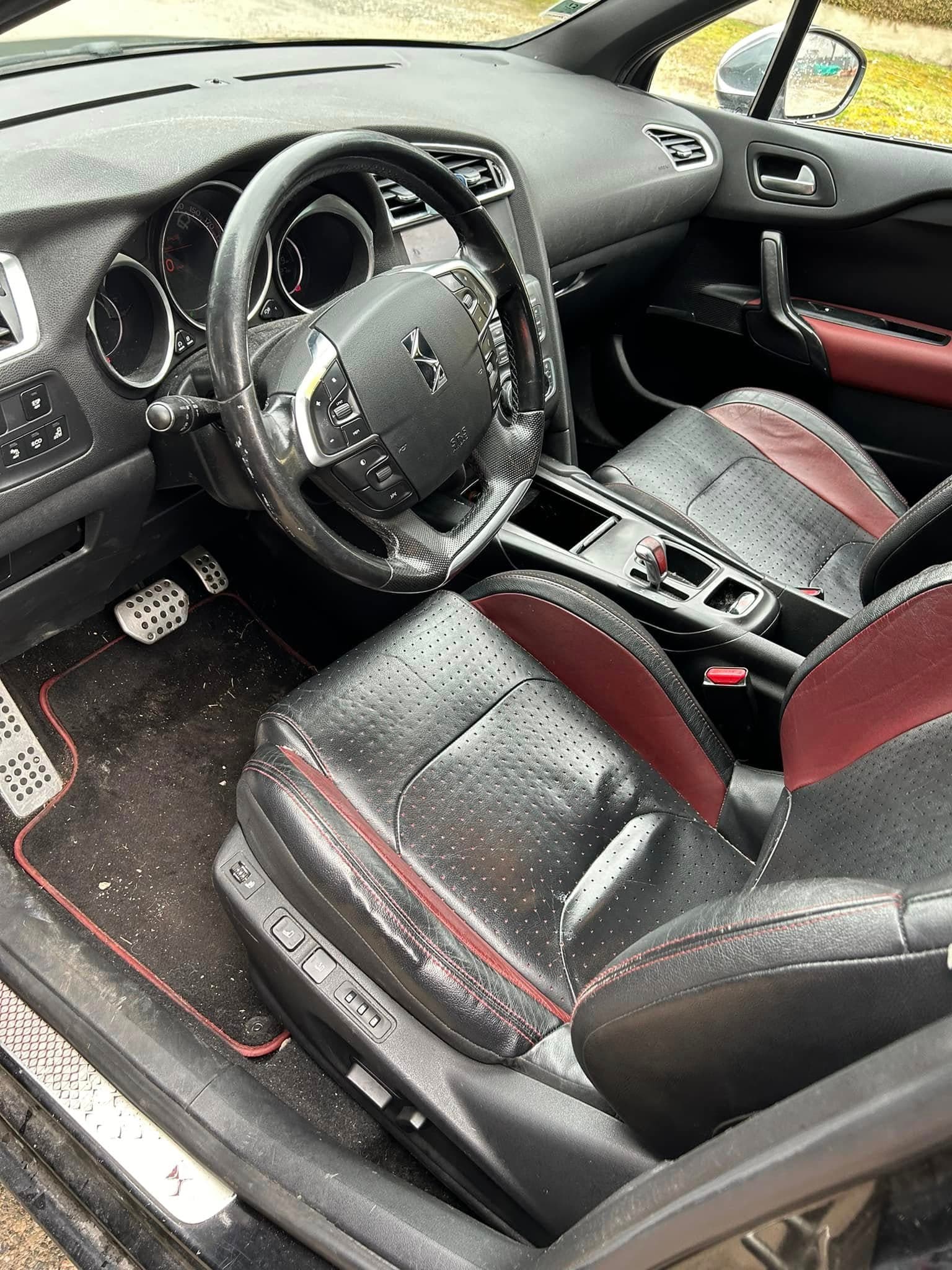 Intérieur DS avant nettoyage